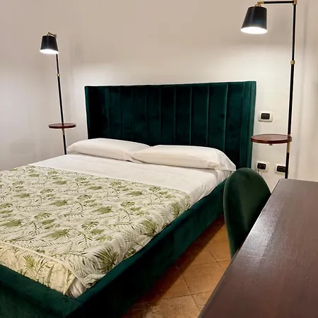 דירה Holiday Houses Napoli נאפולי