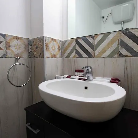 דירה Holiday Houses Napoli נאפולי