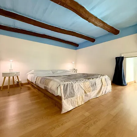 Holiday Houses Napoli Appartamento *
